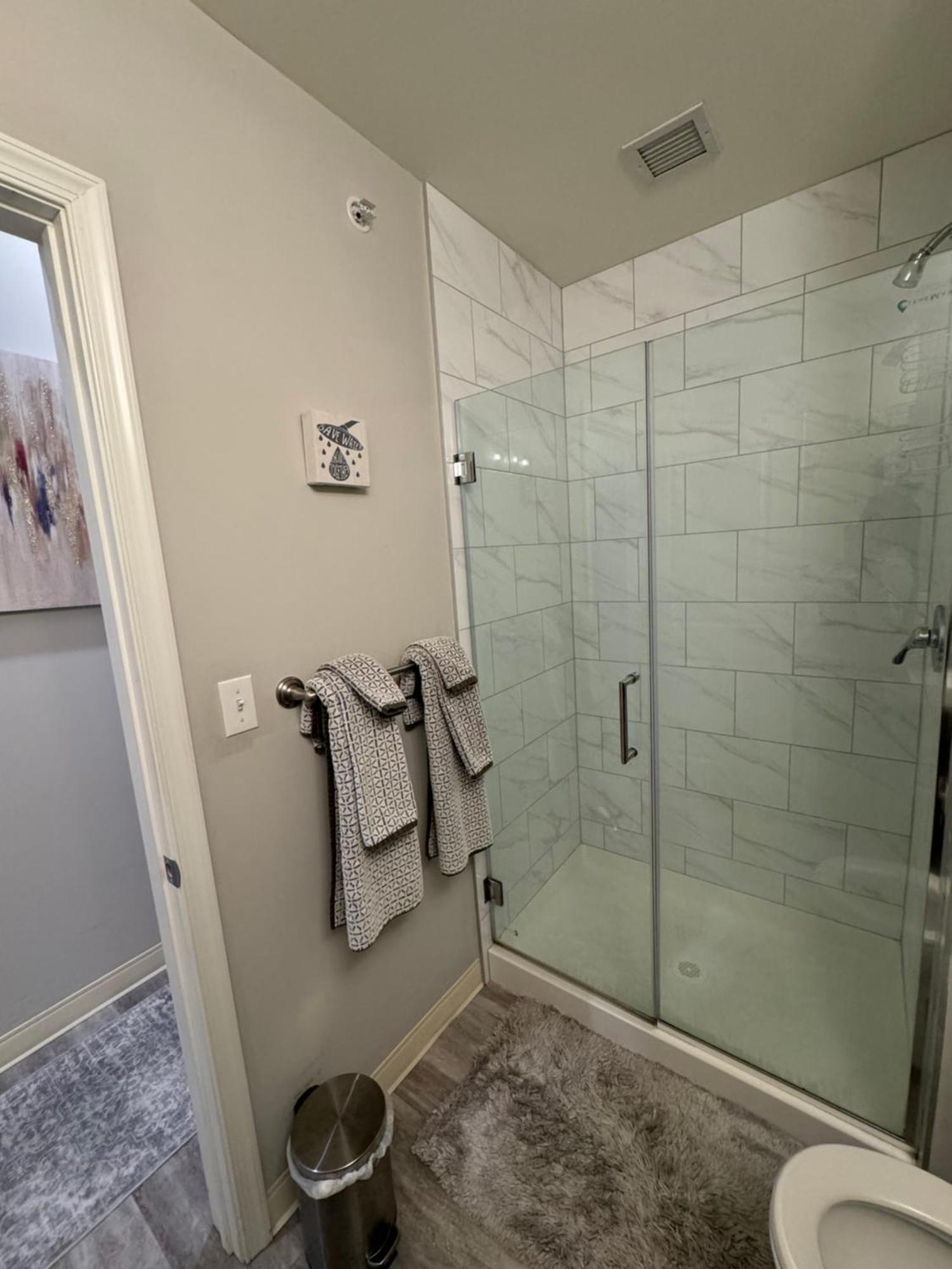 Beautiful Condo/Rooftop Patio With Free Parking Cleveland Kültér fotó
